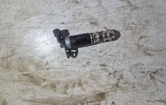 BMW 3 E90 E91 Camshaft vanos timing valve 13151279