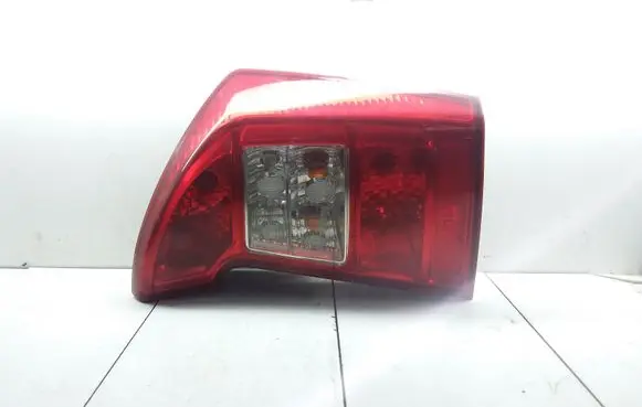 KIA Carens II Rear/tail lights