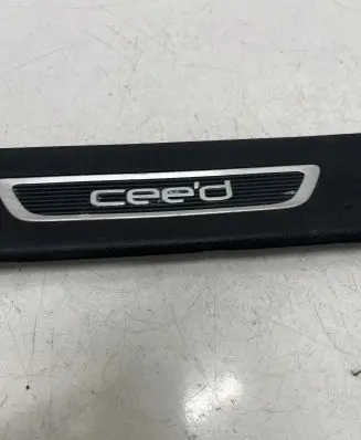 KIA Ceed Front sill trim cover 85882A2051