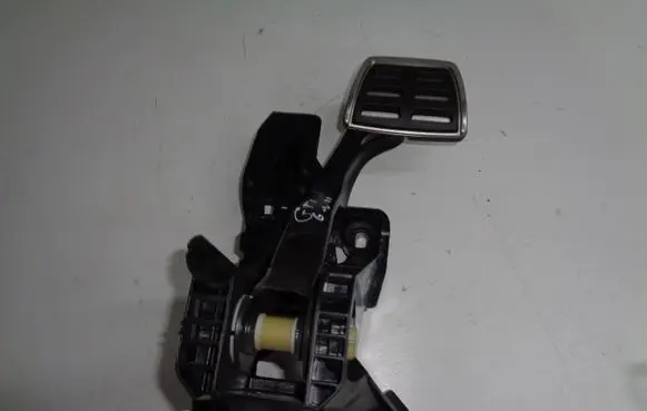 Volkswagen Golf VII Brake pedal 5Q1723058AC