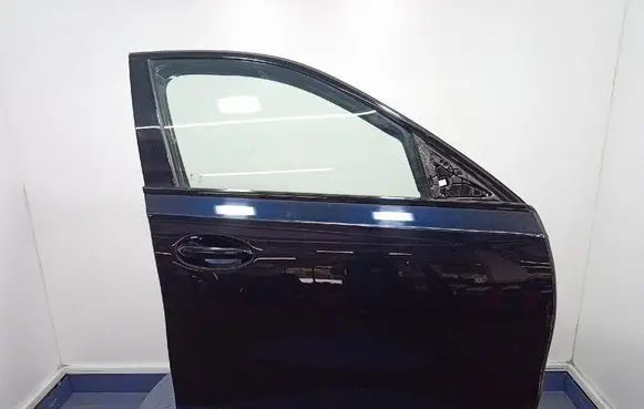 BMW X6 M Front door
