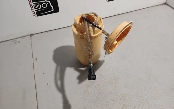 Volkswagen Touareg I In-tank fuel pump 7L8919679E