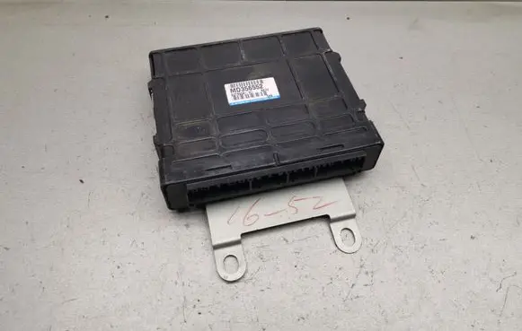Mitsubishi Colt Engine control unit/module MD356552