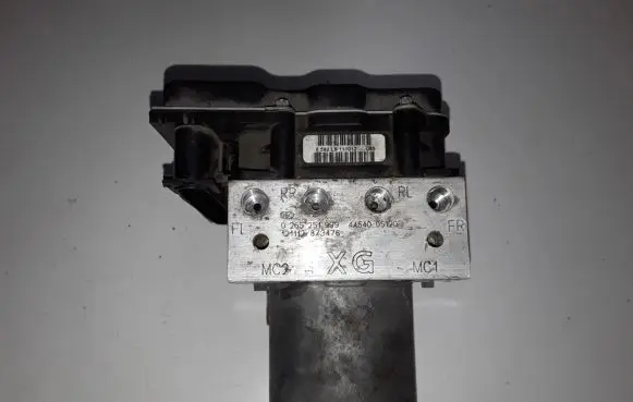 Toyota Avensis T270 ABS Pump 0265951833