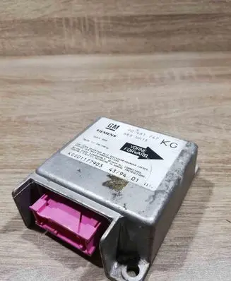 Opel Corsa B Airbag control unit/module 90481747 5WK4088