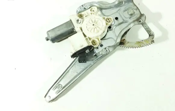 Toyota Corolla E120 E130 Rear door window regulator with motor 0130822032 992046100 991558100