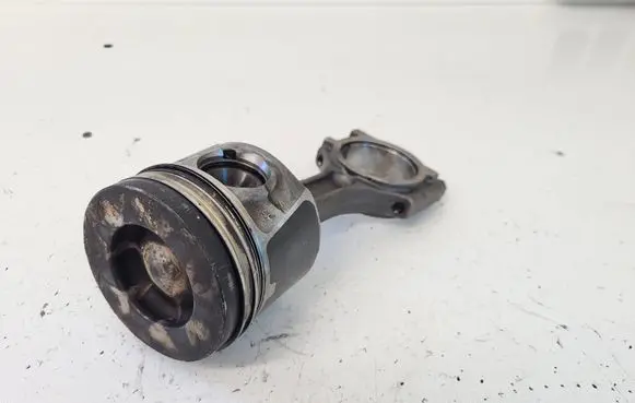Opel Vivaro Piston with connecting rod 080340