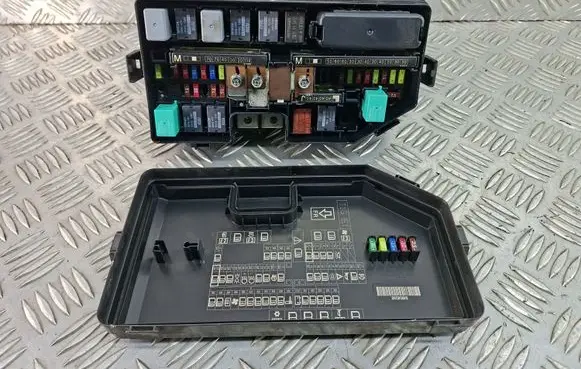 Honda CR-V Fuse box set T1TE010
