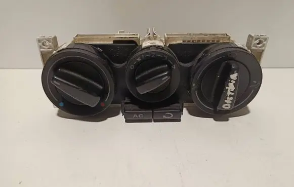 Skoda Octavia Mk1 (1U) Climate control unit 1J0820045E 901510940000 659498K08
