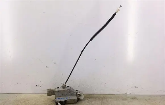 Peugeot 407 Front door lock 