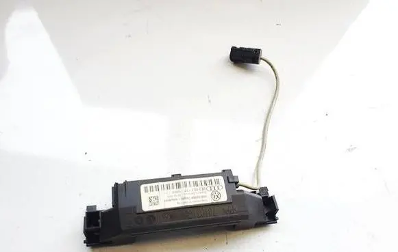 Antenna control unit