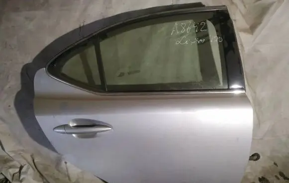 Lexus IS 220D-250-350 Rear door pilkos