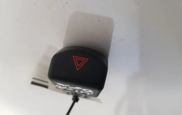Nissan Micra Hazard light switch 06019
