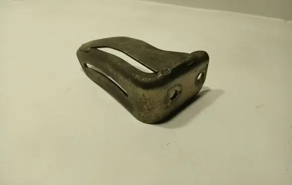 Toyota Land Cruiser (BJ70) Generator/alternator bracket