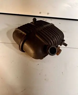 Audi A6 S6 C6 4F Vacuum air tank 8E0129955
