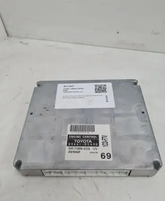 Toyota Avensis T250 Engine control unit/module 8966105690