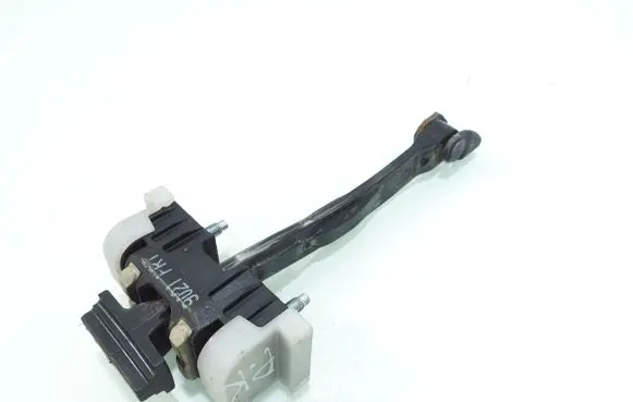 Opel Insignia A Front door check strap stopper 13229021