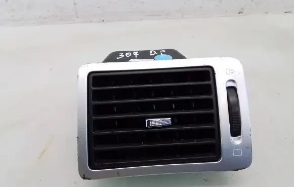 Peugeot 307 Dashboard side air vent grill/cover trim