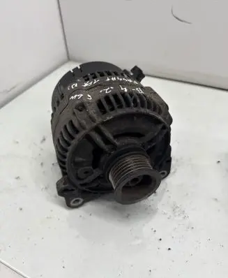 Volkswagen PASSAT B4 Generator/alternator 0123505011 14V120A 028903025S