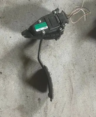 Renault Master II Accelerator throttle pedal 7700314525 7700314328