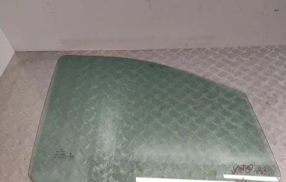 Mercedes-Benz V Class W447 Front door window glass four-door 43R000016 E000191 DOT211M75AS2