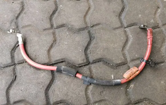 Renault Trafic III (X82) Positive cable (battery) 93455627