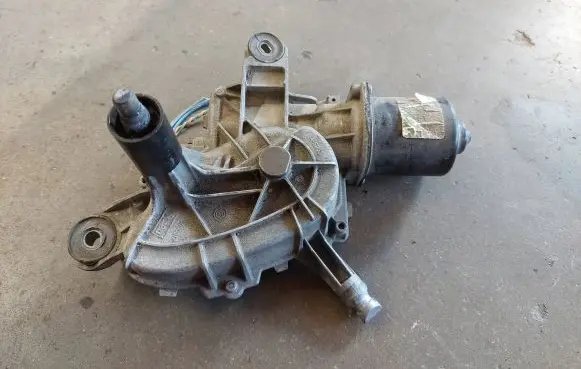 Citroen C4 I Picasso Wiper motor 9682484660