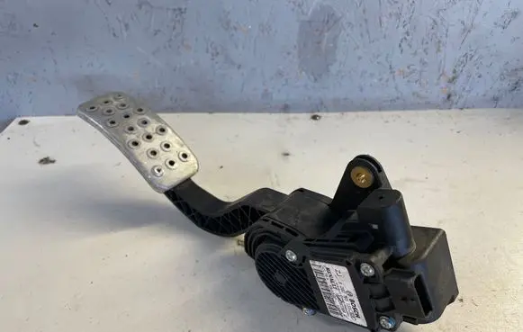 Renault Laguna III Accelerator throttle pedal 0280755133 180020039R