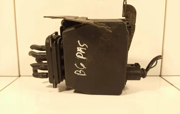 Volkswagen PASSAT B6 Vacuum valve 3C0906625 400434F