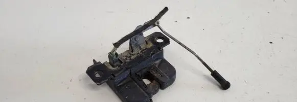 Loading door lock