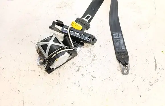 Volkswagen PASSAT CC Front seatbelt 3C1857706R YD41911011K 34077660