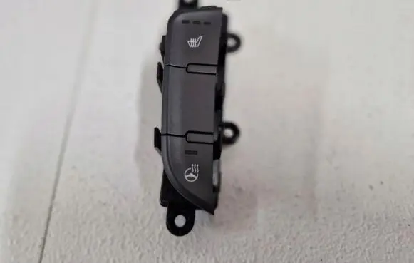 Hyundai Kona I Seat heating switch