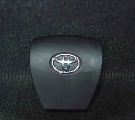 Toyota Prius c Steering wheel airbag