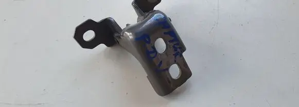 Renault Captur Front door upper hinge
