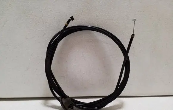 Audi Q2 - Engine bonnet/hood lock release cable