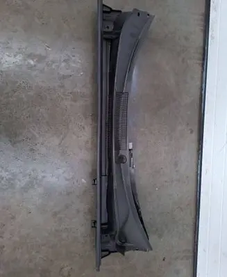 Toyota RAV 4 (XA50) Wiper trim 