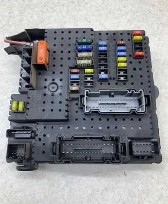 Volvo S60 Fuse module 30786646 28080156 07W015