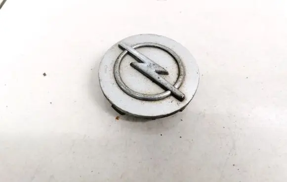 Opel Omega B1 Original wheel cap 09223038 09223039