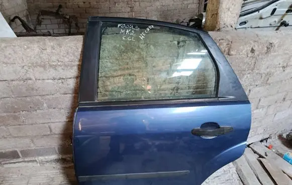 Ford Focus Rear door