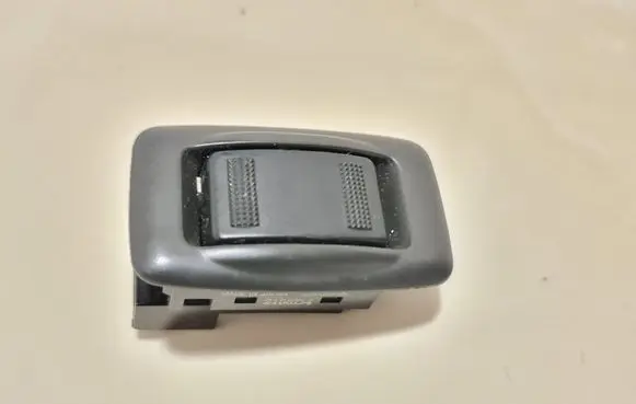 Mazda 323 Electric window control switch GE4T6638065