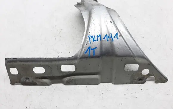 Volkswagen Touran III Fender mounting bracket 1T0821136