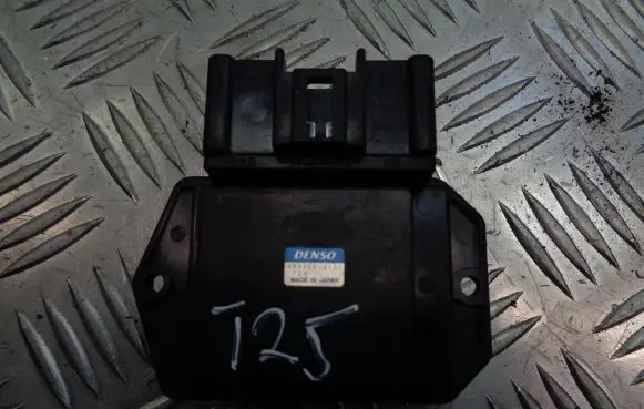 Toyota Avensis T250 Heater blower fan relay 499300-2121