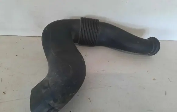 Volkswagen Polo IV 9N3 Intake resonator 6Y0129618