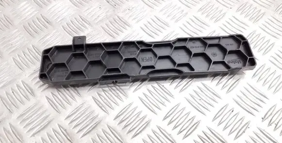 Volkswagen Tiguan Cabin air micro filter cap 1K0819422B