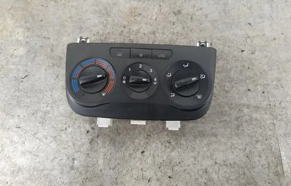 Fiat Grande Punto Climate control/heater control trim 