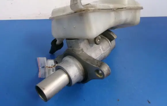 Ford Fusion Master brake cylinder