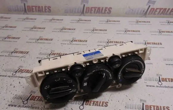 Toyota Avensis T220 Climate control unit 5590005090