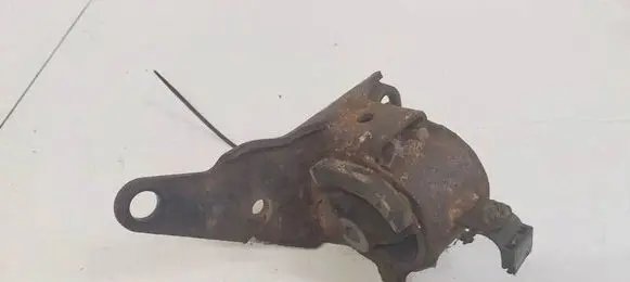 Toyota Avensis Verso Engine mount bracket