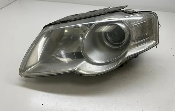 Volkswagen PASSAT B6 Headlight/headlamp