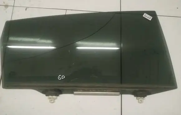 Toyota Corolla Verso AR10 Rear door window glass AS2